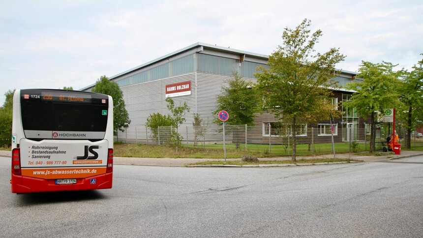 The Hausbruch/Bostelbek industrial and commercial area provides excellent connectivity to public transport.