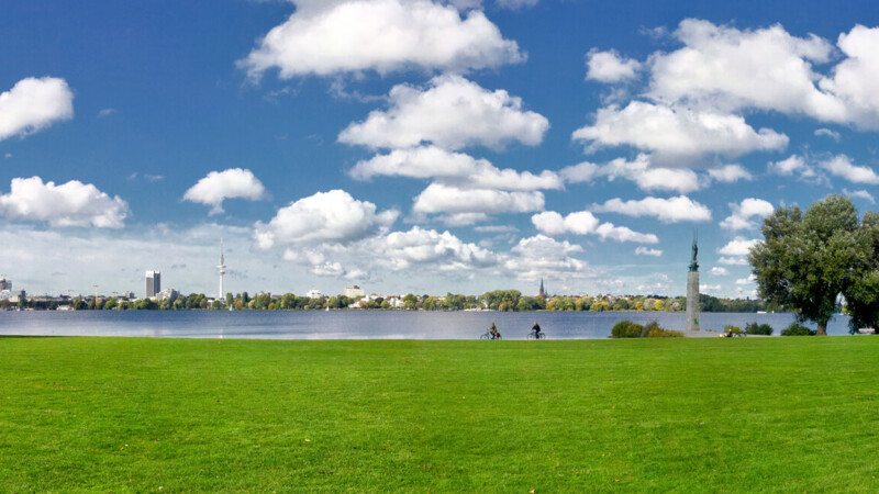 Außenalster und Alsterwiese in Hamburg