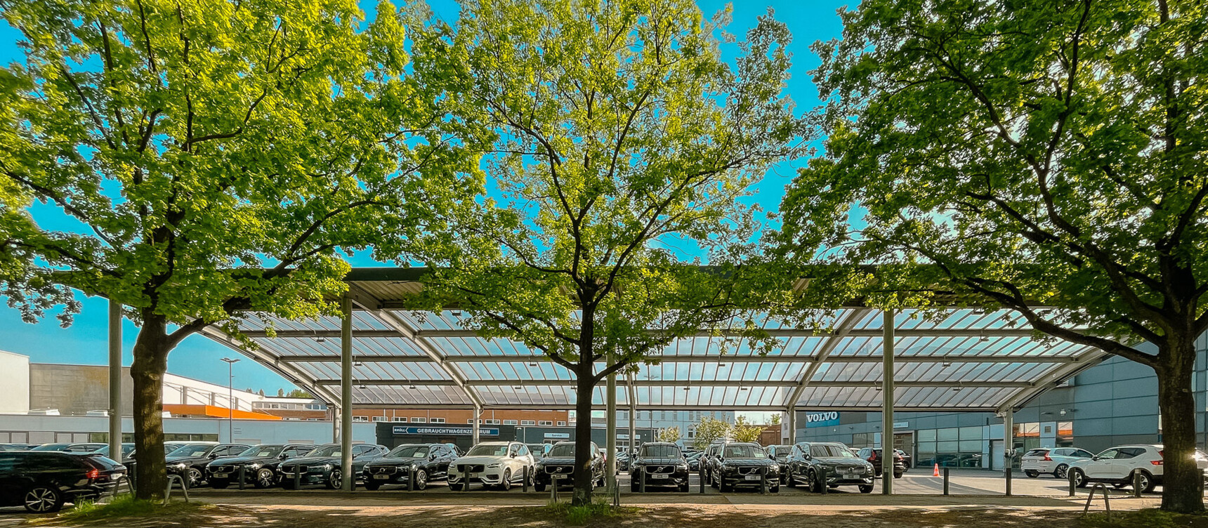 Car dealership in the industrial area Bornkampsweg/Ruhrstraße