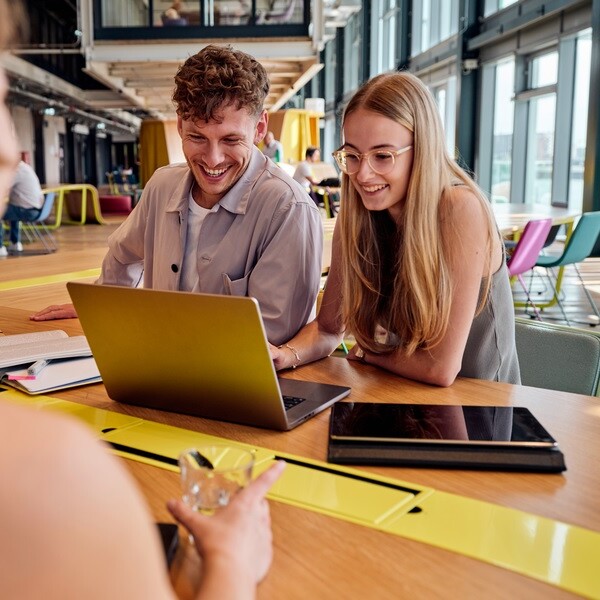 Informationen und Hilfestellungen bietet die Startup City Hamburg.