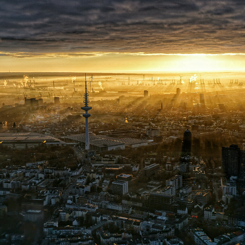 Sonnenuntergang in der Stadt Hamburg