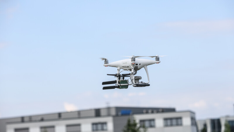 Fliegende Drohne im 5G-Reallabor im TIP Innovationspark Nordheide