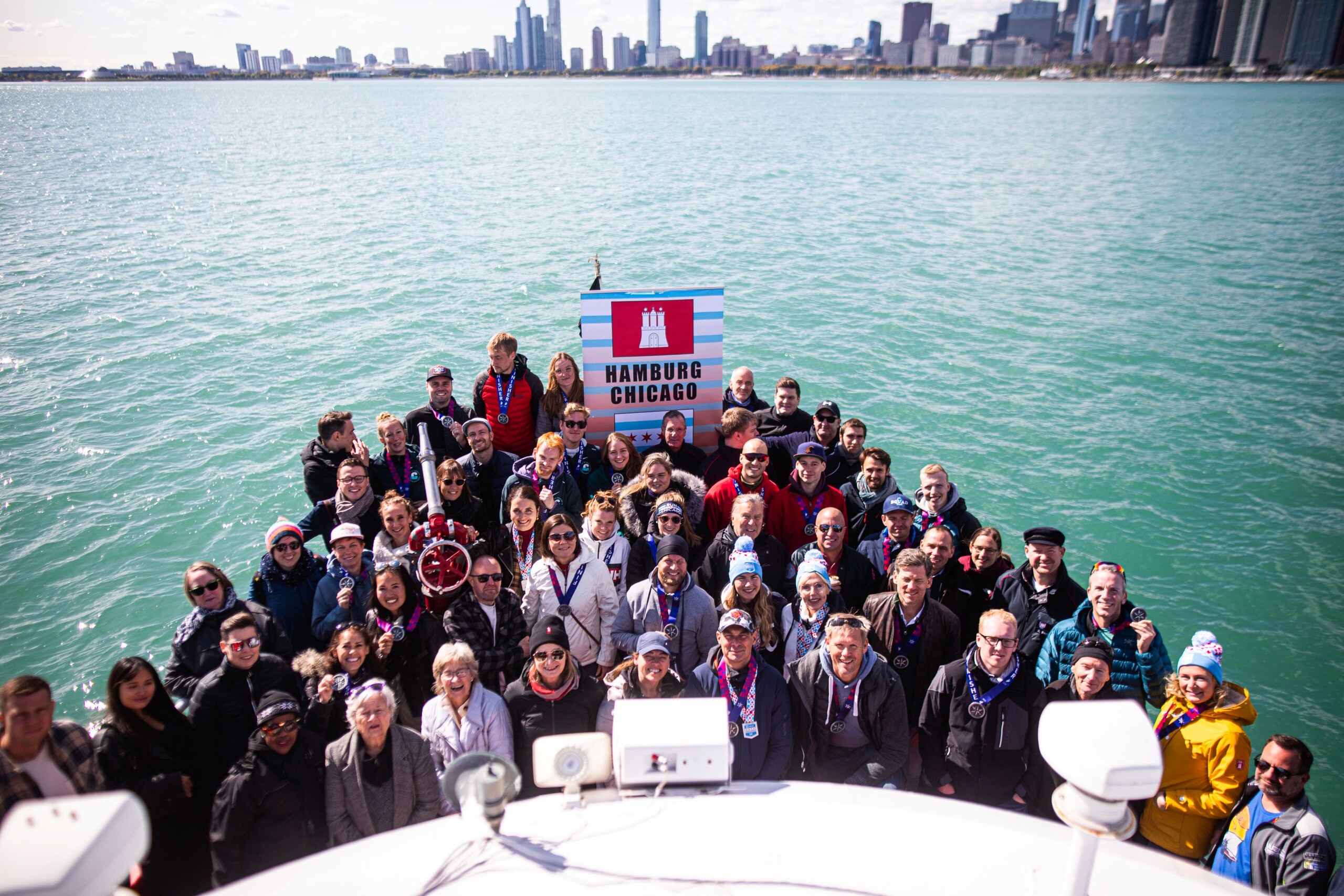 Hamburger Delegation in Chicago auf einer Schiffstour