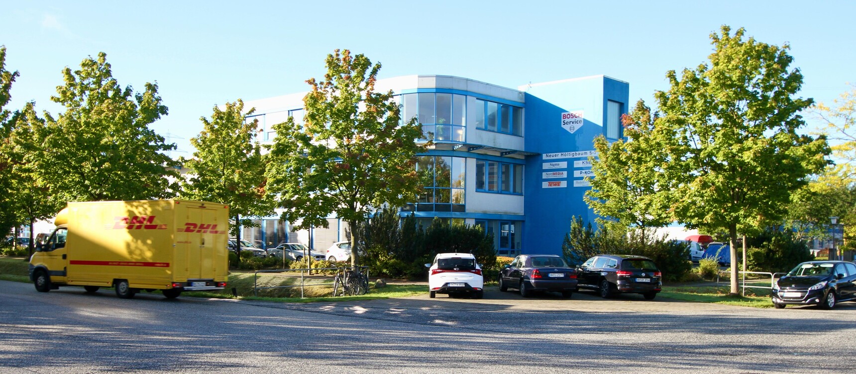 Bosch Service building in the Höltigbaum industrial park